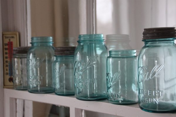 How To Seal A Mason Jar Without An Electric Vacuum Sealer